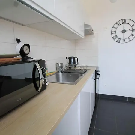 Parking Rue Gratuit - 20 Pourcent Sur Escale-Marne,Fr - De 1 A 4 Personnes - 10Mn Metro 8, Rer A, Lit, Canape Convertible, Cuisine, Lave Linge - Garde A Bagage Gratuite 24-7 - 1Er Etage Maisons-Alfort Exterior photo