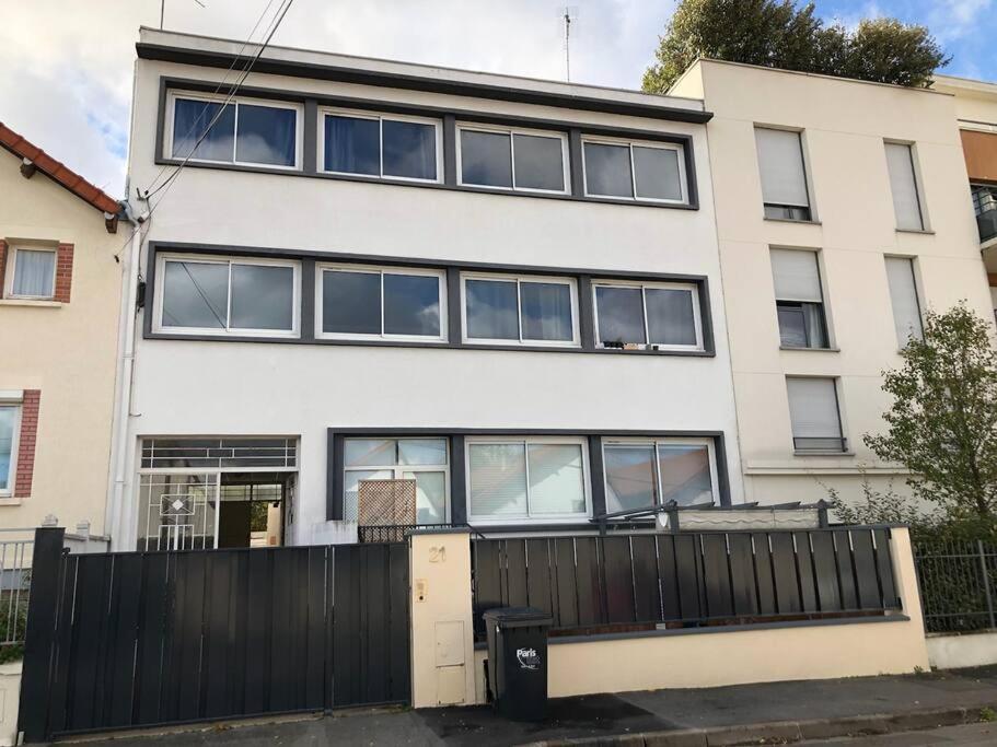 Apartment Parking Rue Gratuit - 20 Pourcent Sur Escale-marne,fr - De 1 A 4 Personnes - 10mn Metro 8, Rer A, Lit, Canape Convertible, Cuisine, Lave Linge - Garde A Bagage Gratuite 24-7 - 1er Etage *