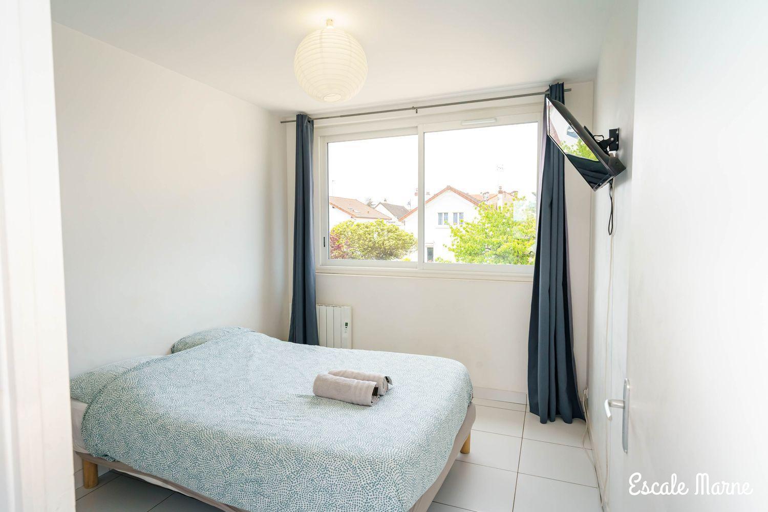 Parking Rue Gratuit - 20 Pourcent Sur Escale-marne,fr - De 1 A 4 Personnes - 10mn Metro 8, Rer A, Lit, Canape Convertible, Cuisine, Lave Linge - Garde A Bagage Gratuite 24-7 - 1er Etage