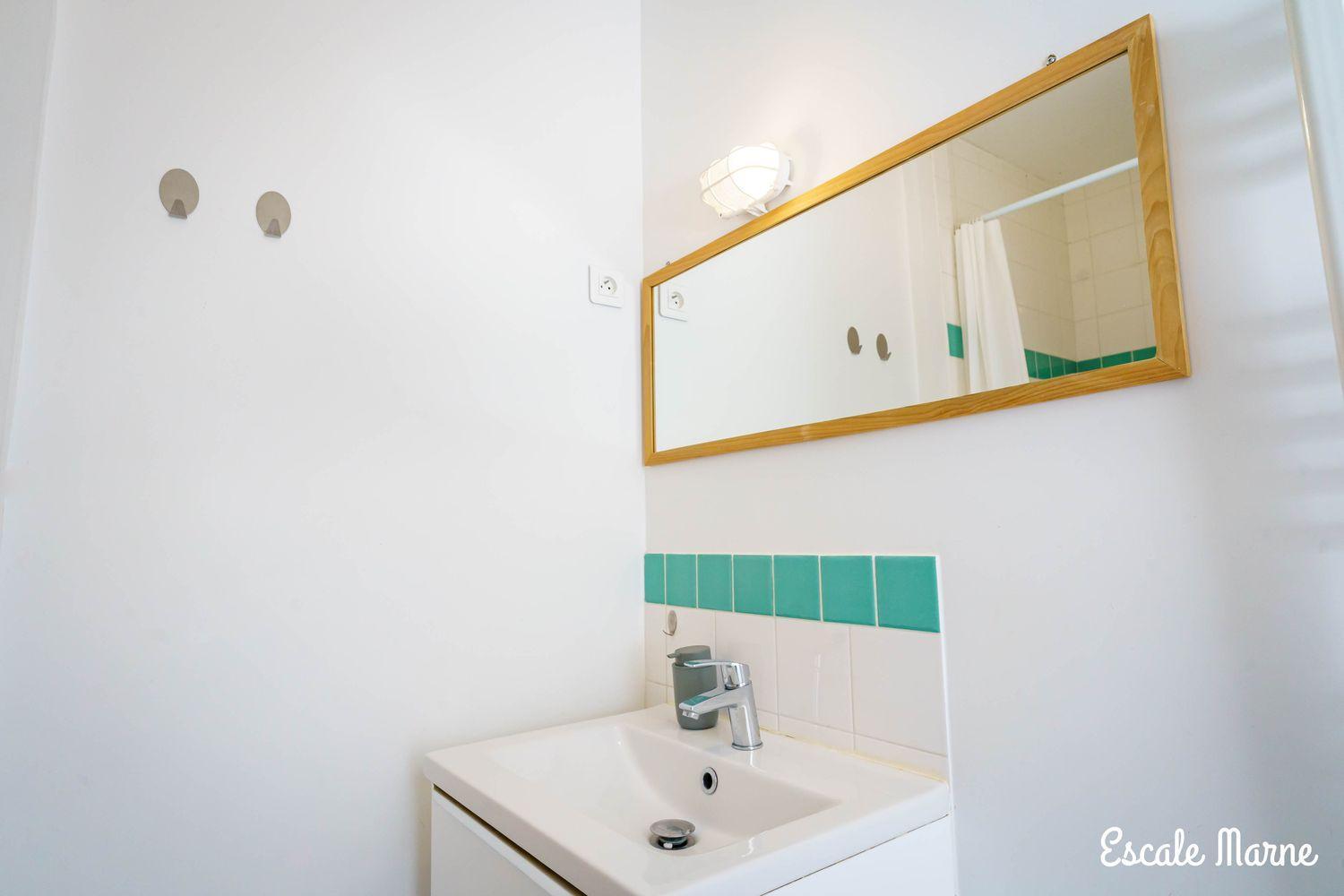 Parking Rue Gratuit - 20 Pourcent Sur Escale-marne,fr - De 1 A 4 Personnes - 10mn Metro 8, Rer A, Lit, Canape Convertible, Cuisine, Lave Linge - Garde A Bagage Gratuite 24-7 - 1er Etage Maisons-Alfort