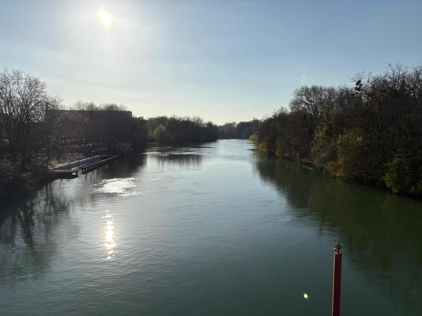 Apartment Parking Rue Gratuit - 20 Pourcent Sur Escale-marne,fr - De 1 A 4 Personnes - 10mn Metro 8, Rer A, Lit, Canape Convertible, Cuisine, Lave Linge - Garde A Bagage Gratuite 24-7 - 1er Etage Maisons-Alfort