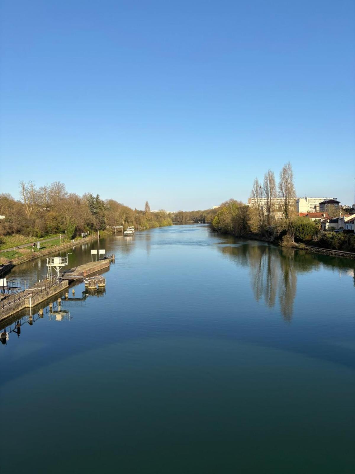 Parking Rue Gratuit - 20 Pourcent Sur Escale-marne,fr - De 1 A 4 Personnes - 10mn Metro 8, Rer A, Lit, Canape Convertible, Cuisine, Lave Linge - Garde A Bagage Gratuite 24-7 - 1er Etage Maisons-Alfort